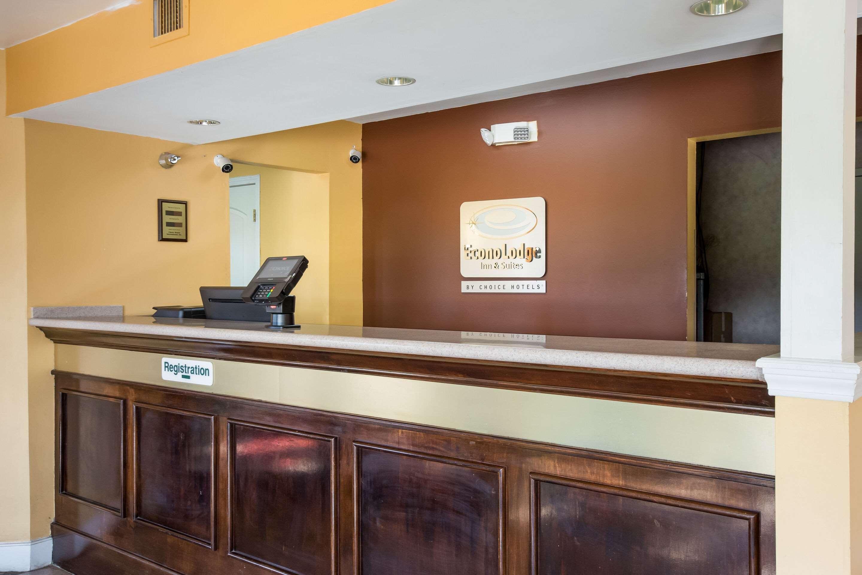 Econo Lodge Inn & Suites I-65 Brooks Eksteriør bilde